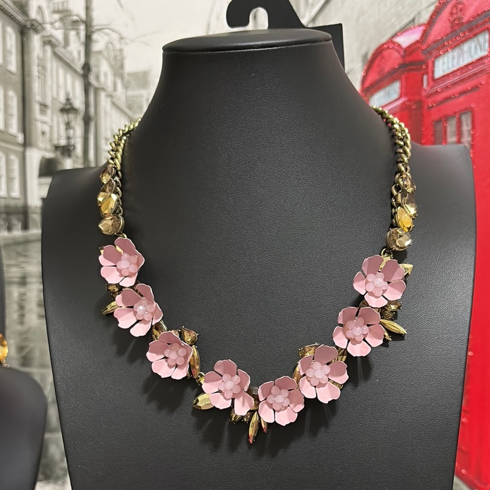 Simply Vera Wang Pink Flower Rhinestone Necklace New with tags